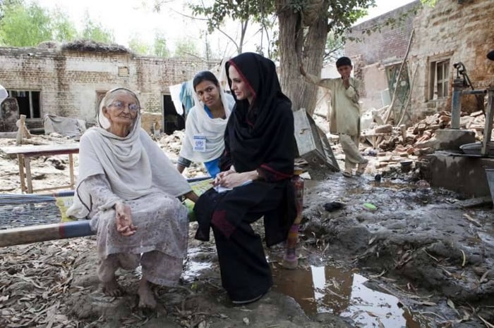 Angelina Julie Urges the world to “DO MORE” for the Flood Affectees in Pakistan