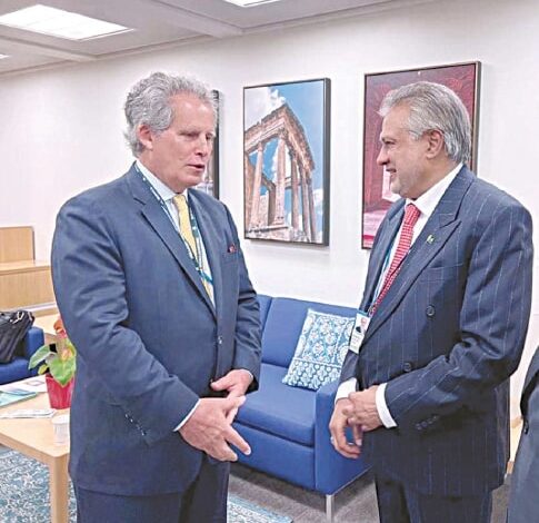 Finance Minister Ishaq Dar meets IMF and US officials in Washington to Discuss Financial Issues